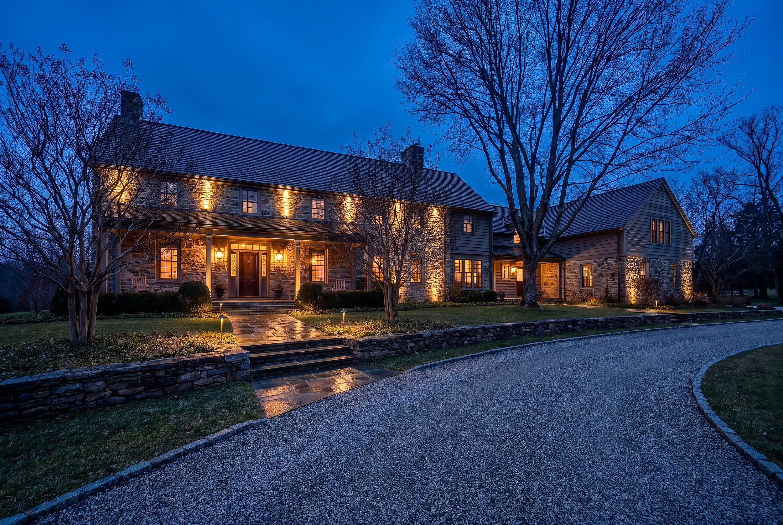 Farmhouse front yard, Essential